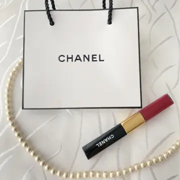今話題の神リップ2選。CHANELと日本未発売メイベリン、どちらも落ちない本命