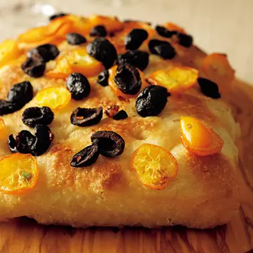 【春のピッツァ＆フォカッチャ】おもてなしにもおすすめ「金柑と黒オリーブのフォカッチャ」レシピ