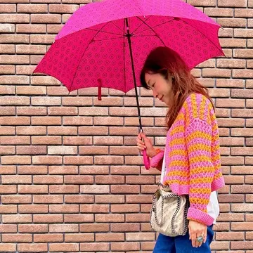 雨の日のピンクコーデ
