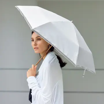 女らしさと上品さを備えた、高機能折りたたみ傘