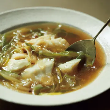 【ウー・ウェン絶品レシピ・冬のご自愛スープ2】胃腸を整える「長ねぎと白身魚のスープ」、「長ねぎと卵のスープ」