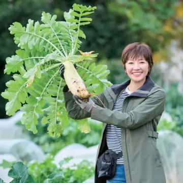 細谷奈弓さん「都心から離れて土と触れ合うのがライフワークになりつつあります」【エクラ華組 心のラグジュアリーが育つ時間vol.10】