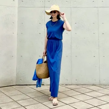 小物使いで大人のアーバンリゾートスタイル☀️