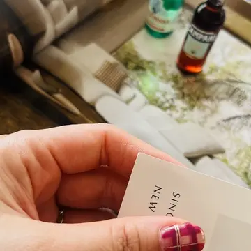 おしゃれは手元から？！秋色ネイルで気分を上げて♡