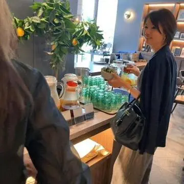 関西Jマダムの皆さんとランチ会｜レースでも甘すぎない大人の黒白コーデ_1_5-2
