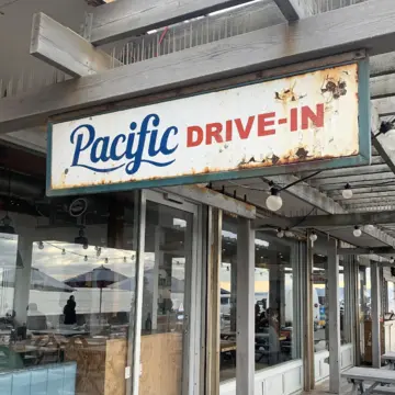 Pacific DRIVE-IN（パシフィック ドライブ イン）鎌倉 七里ヶ浜