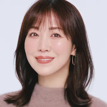 敏感な頭皮でもOK。肌映えする髪色が楽しめる“フロスティングカラー”【人気ヘアサロンの最旬明るめカラー】