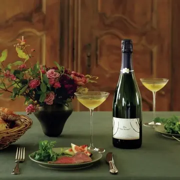 母の愛から生まれたシャンパーニュ「ディ “ヴァン・スクレ”」で自宅ディナーを【飲むんだったら、イケてるワイン】