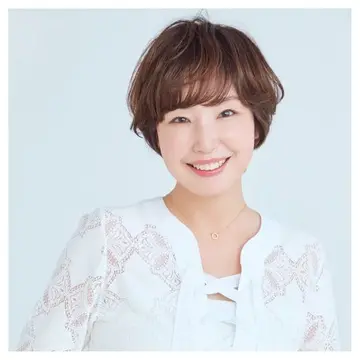 クセを生かした丸みショートヘアで若々しく