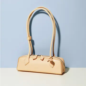 【2024夏 ブランドバッグ】アライアの新作バッグはユニークなフォルム×柔らかな光沢感が新鮮
