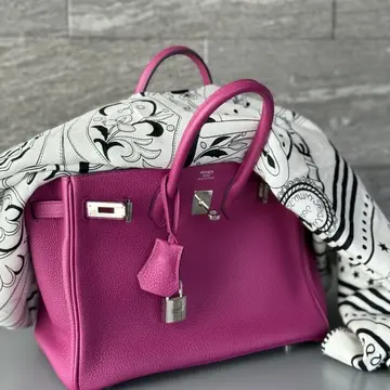 What&#039;s in my bag?~50代パーティーバッグの中身〜