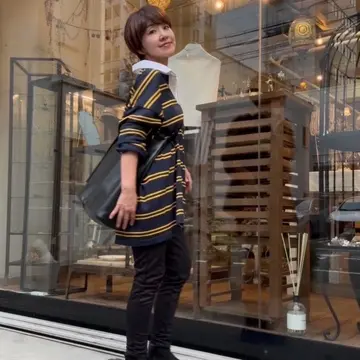 秋の足音を感じてヘアはアッシュブラウンに。メンズのラガーシャツはGU！