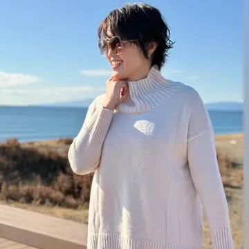 ボトルネックニット愛は、何年経っても止まらない♡