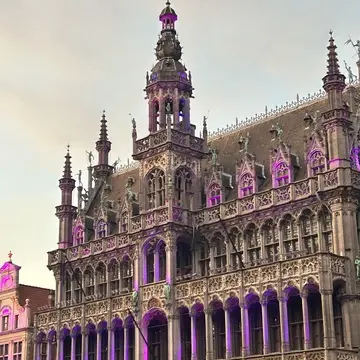 ベルギーの首都ブリュッセルへ　世界遺産Grand-Place グラン・プラスとチョコレートの老舗《Neuhaus》へ