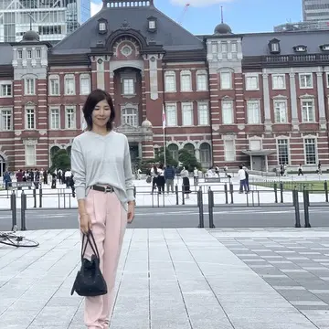 淡色コーデで新丸ビルランチへ