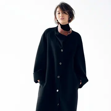 極上の肌触りが魅力の「黒ロングコート」【富岡佳子「エルメスの最上質に包まれて」】