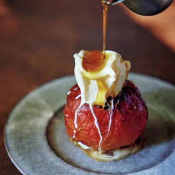 旬の味覚を堪能！りんごのケーキ、グランメール風の焼きりんごの作り方【大人の甘美なりんごレシピ】