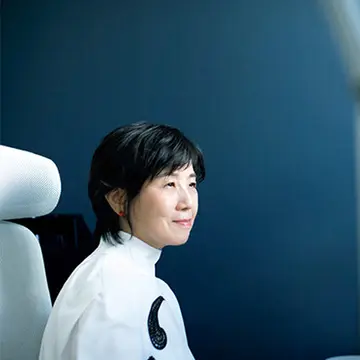 キュレーター・長谷川祐子《中編》世界で学ぶ。国内外のアーティストとかかわり見識を深める【エクラな美学 第９回】