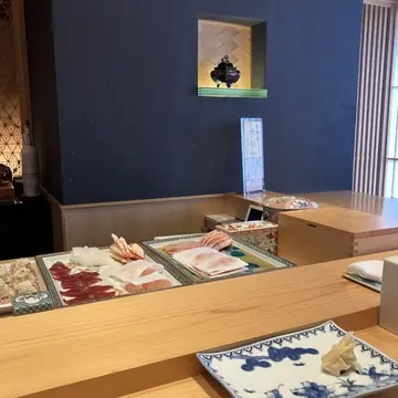 大人気寿司店の個室カウンター