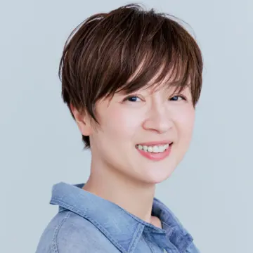 シャープだけどやわらか。50代のための軽やかでかっこいいショートヘア【50代髪型・ヘアスタイル】