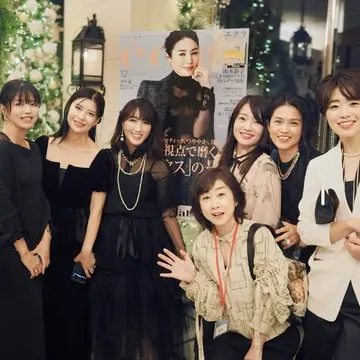 Jマダム集結！フェミニンな黒セットアップで華やぐソワレ・ドゥ・エクラ 2025  