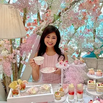 大人ピンクで楽しむ真夏の上質ピーチアフタヌーンティー