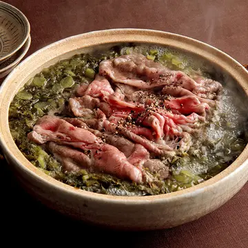 黒こしょうがポイント！野沢菜と牛肉の鍋レシピ