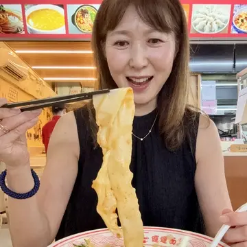 名物「びゃんびゃん麺」と「麻薬ポテト」