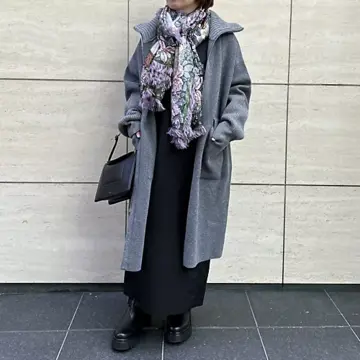 独創的な色柄が芸術作品のようなストール 「ピエール・ルイ・マシア・シルクストール」【50代ファッション】