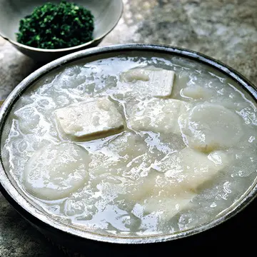 白い食材で体の潤いアップ！「かぶと豆腐、れんこんのすりおろし鍋」【ウー・ウェンさんの体にいい鍋】
