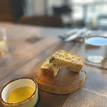 顔周りもスッキリ！大人の抜け感を意識した耳かけショートヘア【チームJマダムブログ人気記事週間ランキングTOP10】_1_9-1