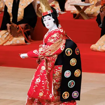 年の初めは歌舞伎座へ！尾上右近が『京鹿子娘道成寺』を舞う