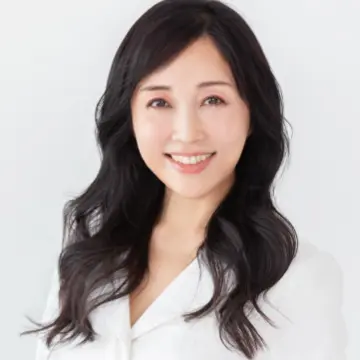 美容皮膚科医 慶田朋子先生