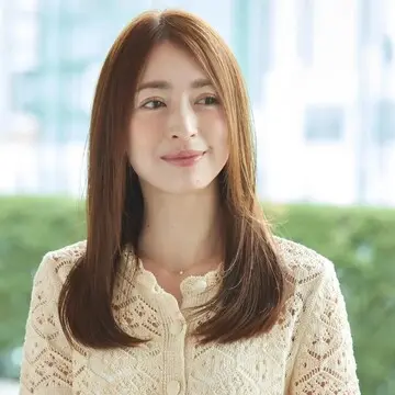 髪がきれいに見えて、あか抜ける「50代の今どきロングヘア」23選