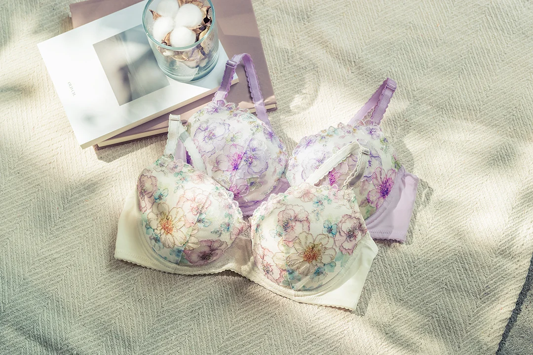 毎日つけたい“THE 王道ブラ”。美女組が「Wing」名品ブラジャーの魅力を徹底検証_1_2
