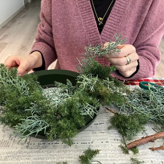 ホリデー気分を高めてくれる！ 大人のためのクリスマスリース教室_1_4-2