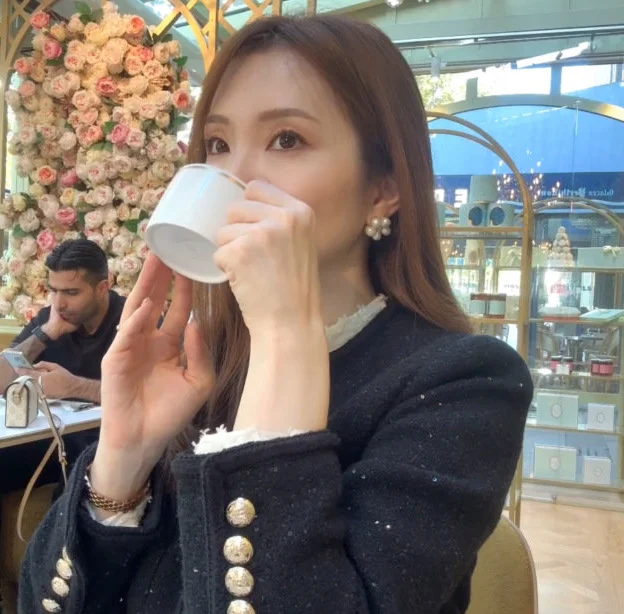 パリ旅行②｜ラデュレ シャンゼリゼ店が別世界…！パリ最大旗艦店で朝食を_1_7-1