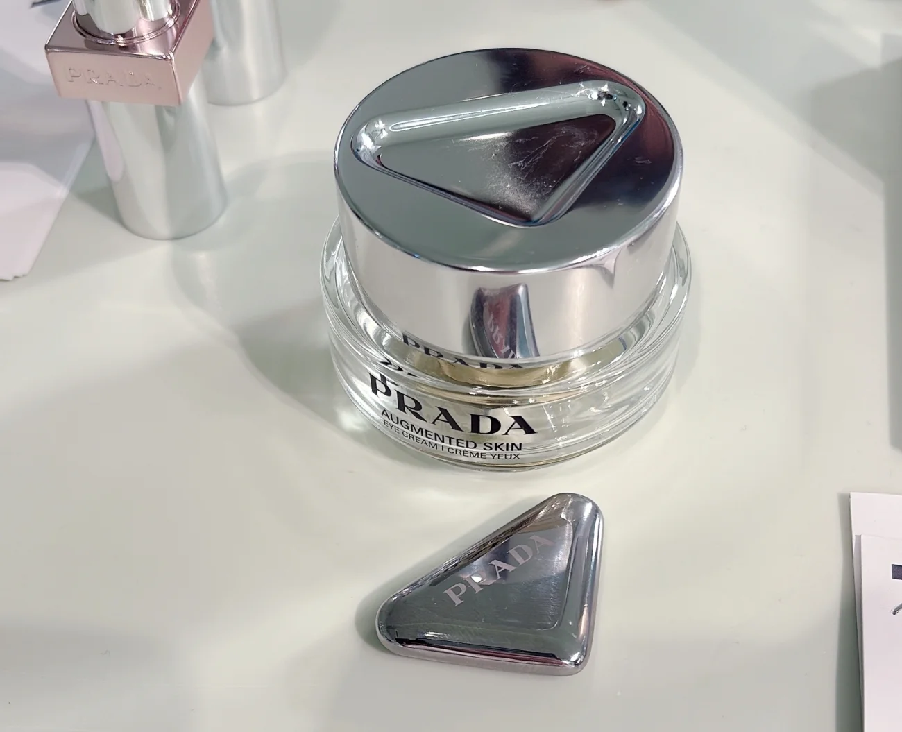 オーグメンテッド スキン アイクリーム 20mL ¥34980、リフィル ¥29700/プラダ ビューティ PRADA スキンケア 新作 おすすめ