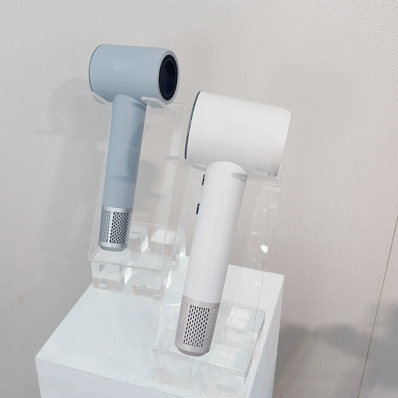 2025 新作コスメ ヘアケア おすすめ MASTER MOIST サボリーノの会社がつくった「高保水ドライヤー」 BCL 全2色の写真
