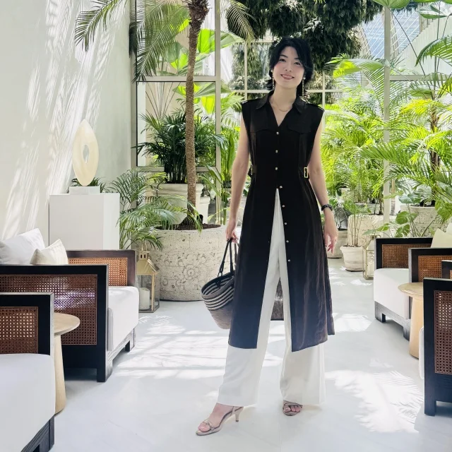 重ね着で夏服を秋ムードに。今年の秋はブラウン×白で垢抜ける！_1_2