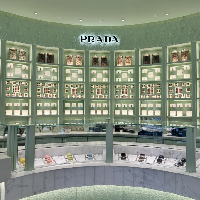 PRADA カフェ シンガポール