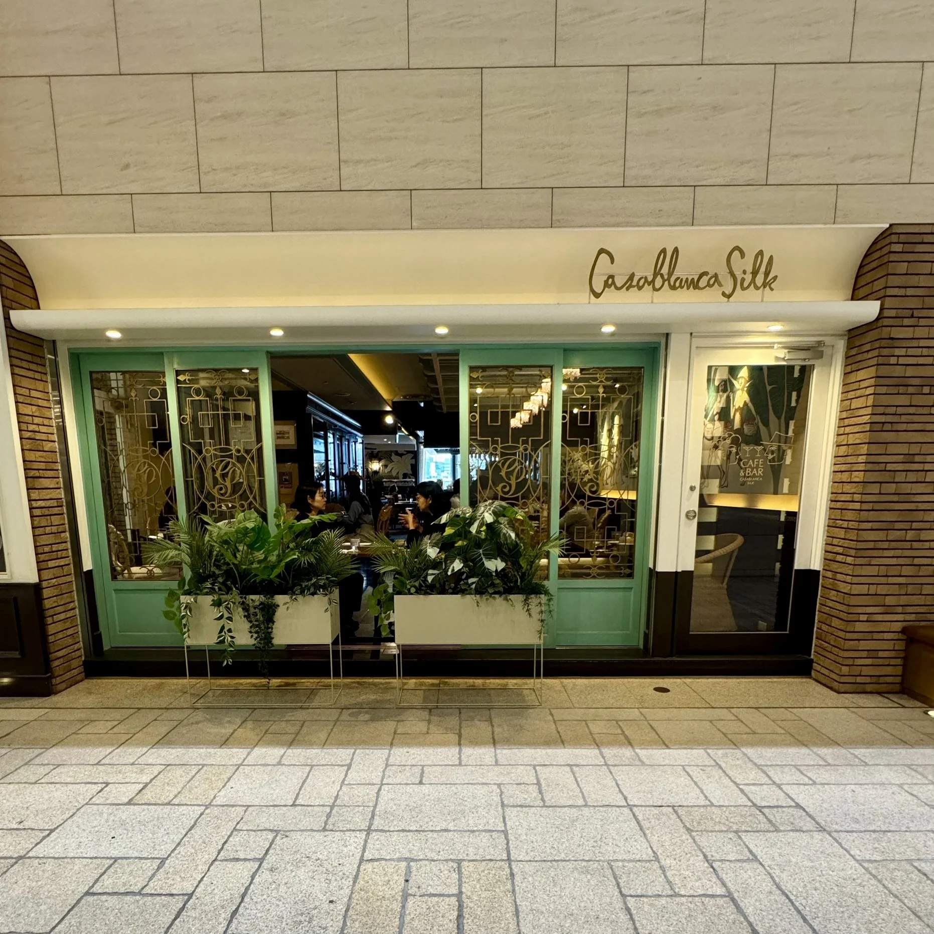 丸ビルでカサブランカシルクでランチ→高輪ゲートウェイで話題のシュークリーム！40代のリフレッシュ休日