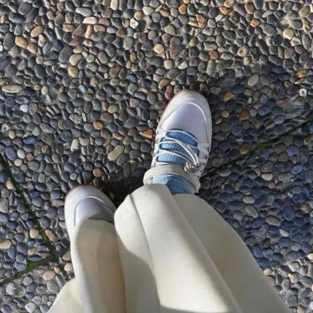 足元に合わせたのはUNIQLOのカラーソックス