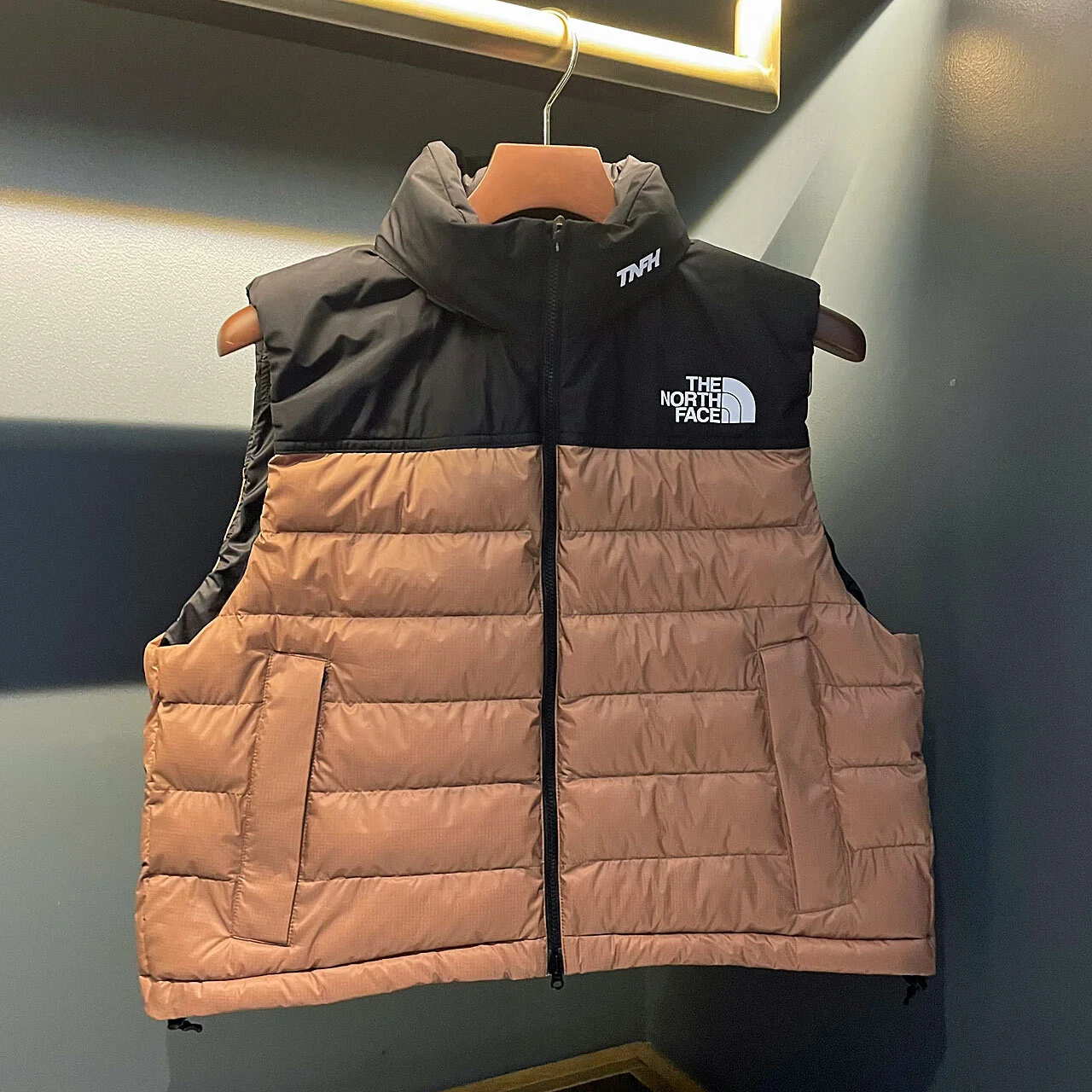 ザ・ノース・フェイス × ハイクの中綿入りベスト