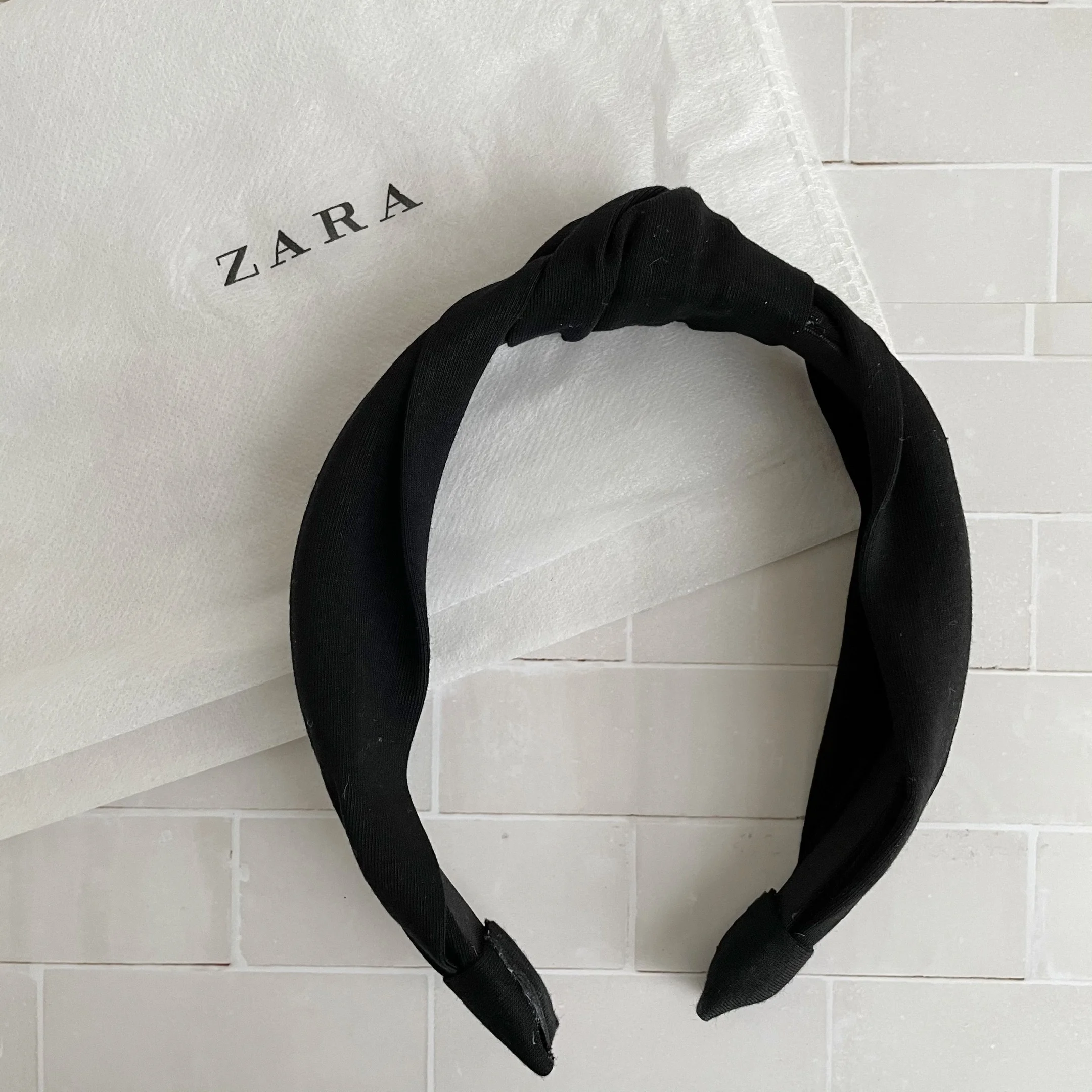 【ZARA】カチューシャと切りっぱなしボブ