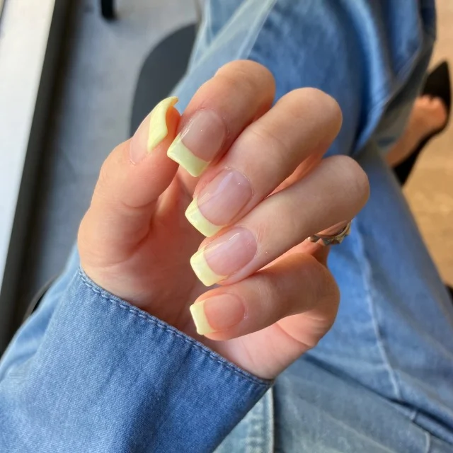 【春ネイル】デニムにも似合う！パステルイエローフレンチで春を先取り_1_2