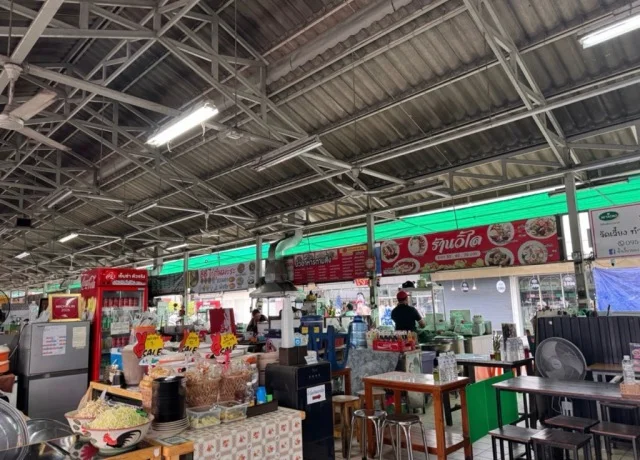  カオソーイじゃないほうのご当地麺【カノムチン・ナムギャオ】を食す in チェンマイ_1_22