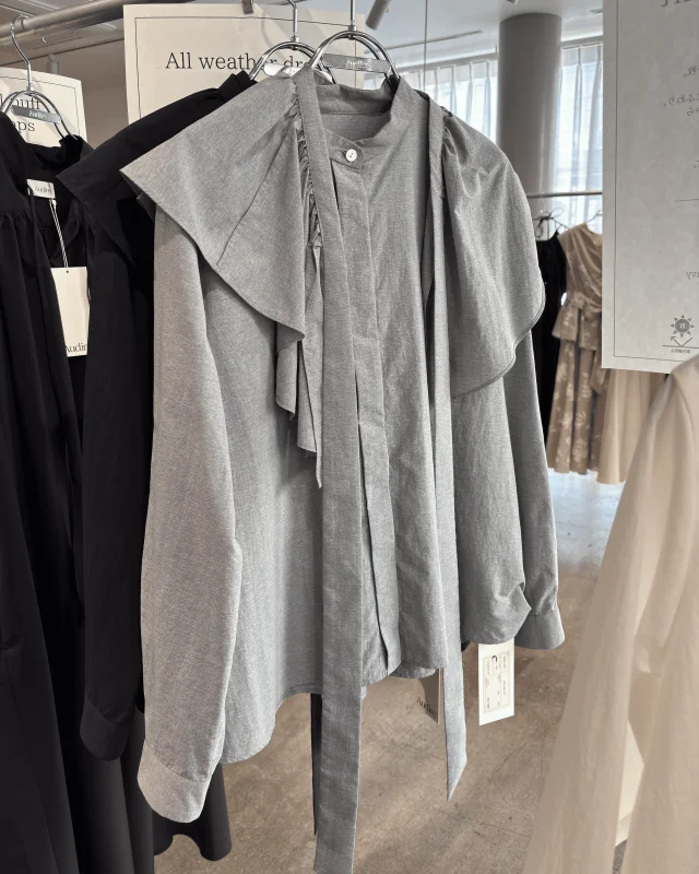 仕事と学校行事を一着で完結！品格を支える「アナウンサー服」が最強です【Audire】_1_5-2