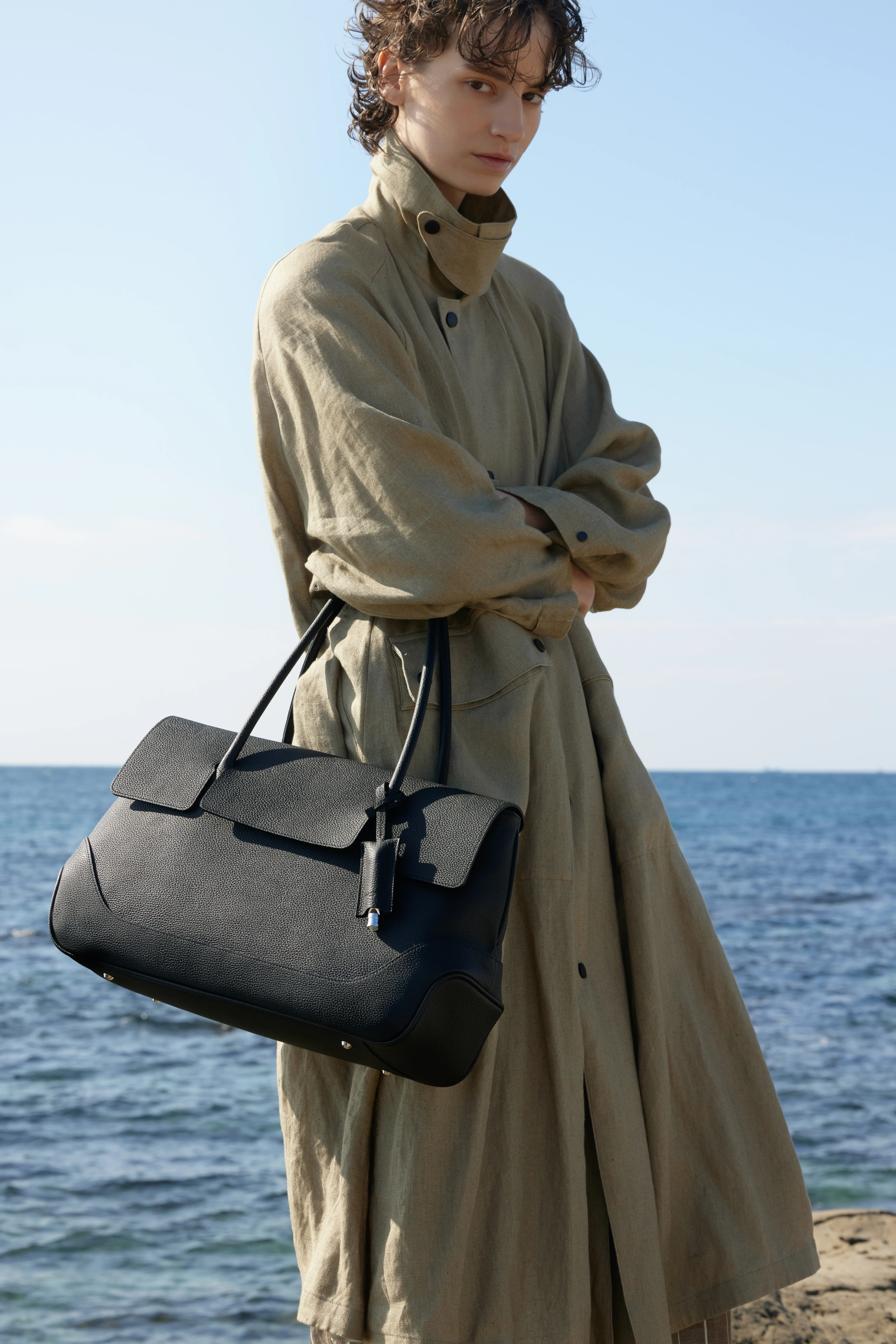 【PELLE MORBIDA（ペッレモルビダ）】人気エディターの東原妙子さんがディレクターに就任したバッグブランドのフラップトートバッグが話題