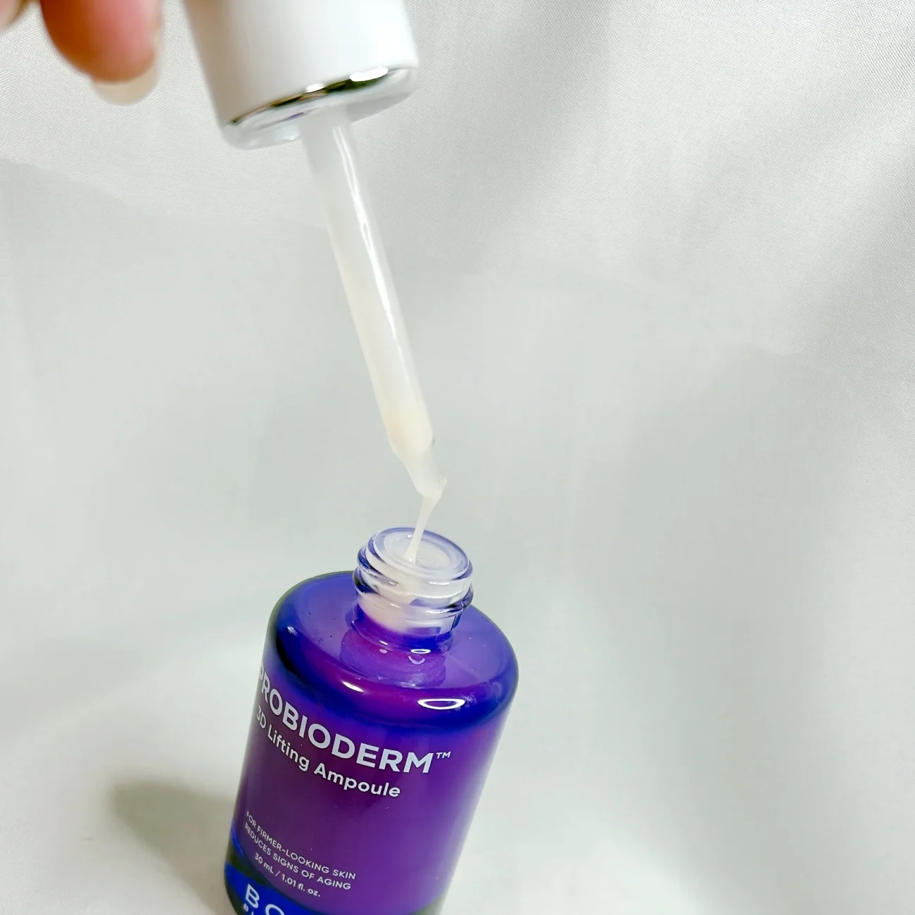 BIOHEAL BOH プロバイオダーム™3Dリフティングアンプル　30mL ￥3300／CJ Olive Young Japan 株式会社　糸を引くテクスチャーの写真